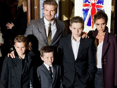 Vợ chồng Becks "ê chề" khi khoe con quá đà trên mạng