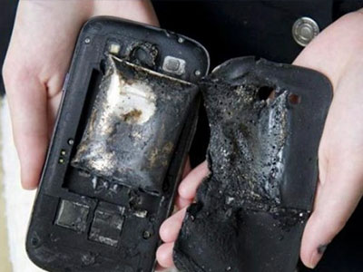 Những lưu ý để phòng tránh trường hợp smartphone cháy nổ giữa mùa nóng kỷ lục này