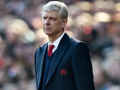 Arsene Wenger trên bờ vực của án sa thải