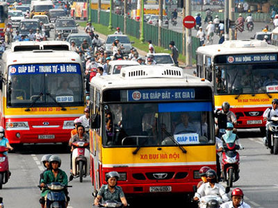 Mỗi ngày có hơn 100.000 lượt khách rời bỏ xe buýt Hà Nội