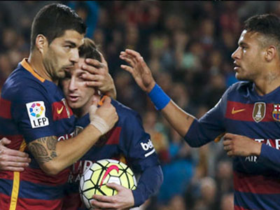 Barca nối dài kỷ lục được hưởng penalty