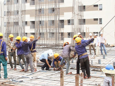 Các ngân hàng lại muốn lùi quy định siết vốn bất động sản