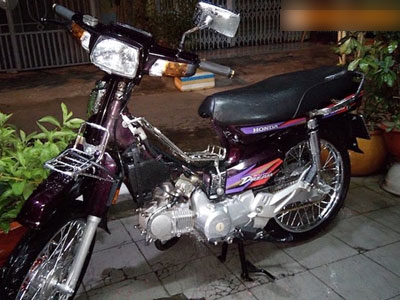 Honda Super Dream Việt độ kiểng của dân chơi Sài Gòn
