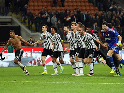 Napoli thua Roma, Juventus đoạt scudetto sớm ba vòng