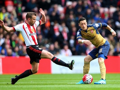 Ozil xác lập kỷ lục khủng trong ngày buồn của Arsenal