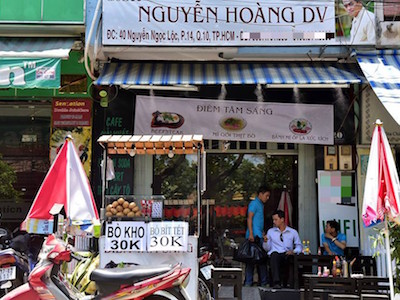 Vợ chồng diễn viên Nguyễn Hoàng mở quán cà phê mưu sinh