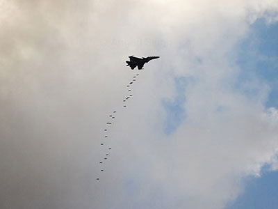 Xem tiêm kích Su-30MKI Ấn Độ thả 26 quả bom cùng lúc