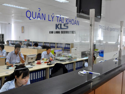 Nhân viên Chứng khoán Kim Long được chia 300 triệu đồng khi giải thể