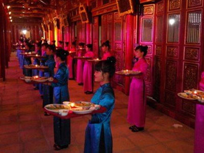 Tiền tỷ một suất ẩm thực cung đình Huế