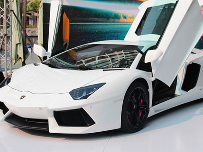 Siêu xe Aventador giá hơn 22 tỷ về tay đại gia Sài Gòn
