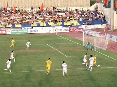 FLC Thanh Hóa 2–1 HAGL: Trái đắng phút bù giờ