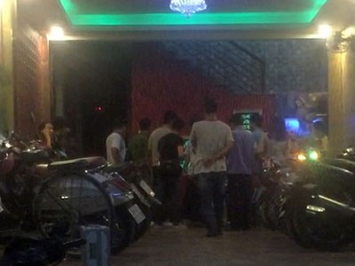 Đâm chết người ở quán hát vì không nhận được lời xin lỗi