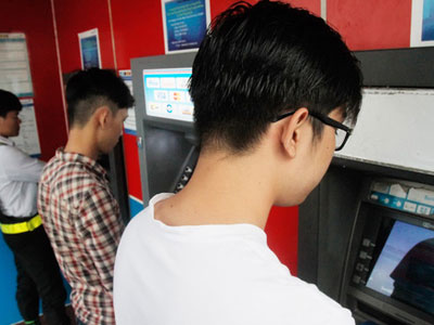 Hàng chục triệu thẻ ATM phải chuyển đổi