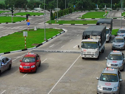Thực hành lái xe bị cắt xén từ 340 giờ còn 72 giờ