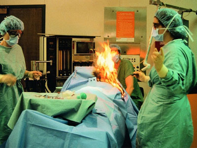 Bệnh nhân đột nhiên bốc cháy ngùn ngụt khi đang trong phòng phẫu thuật
