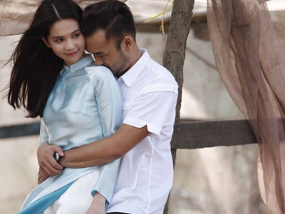 Góc nhìn nhà văn Trang Hạ về "Vòng eo 56": Kẻ tung hô hay ném đá mới đáng ghét