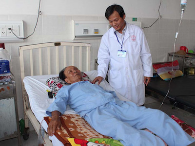 Cứu sống bệnh nhân bị xương cá đâm thủng ruột