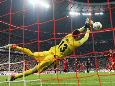 Sếp Bayern tức tối: "Chúng tôi thấy như bị lừa..."