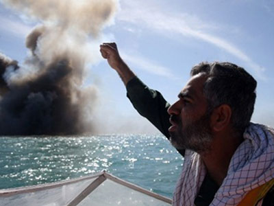 Iran dọa cấm Mỹ đi qua eo biển Hormuz