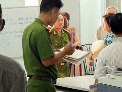 Cụ ông tử vong tại phòng đăng ký sử dụng đất Nha Trang