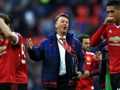 M.U mất vé dự Champions League, Van Gaal chỉ mất 1 triệu bảng