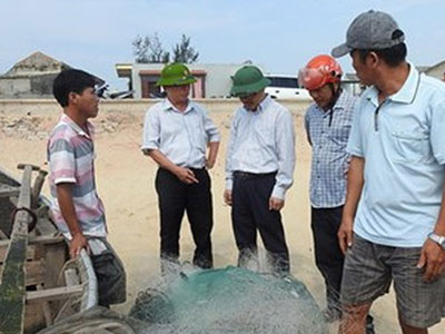 Phát hiện cá chết xếp lớp dưới đáy biển ở Quảng Bình