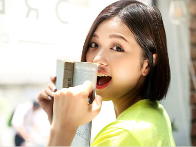 Suni Hạ Linh: Từ nhân viên ngân hàng trở thành ca sĩ "hot"
