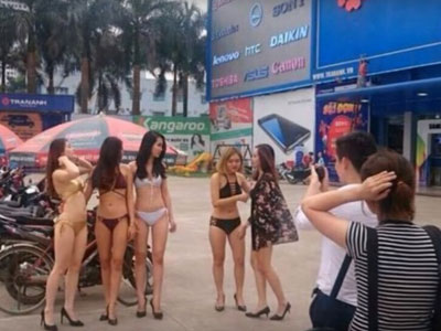 Mặc bikini để quảng cáo: Phạt "kịch khung" 40 triệu có đủ răn đe?