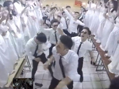 Teen Hà Nội quậy tưng bừng trong clip kỷ yếu gây tranh cãi