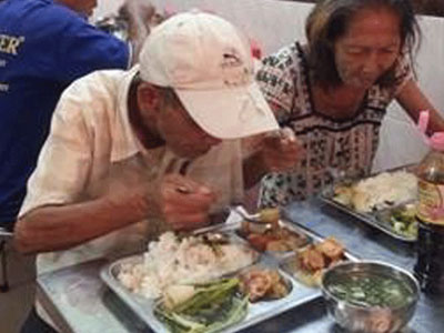 Chuyện khó tin về "những người giàu" ở quán cơm... nghèo nhất Sài Gòn