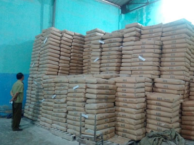 Phát hiện kho bột mì hơn 100 tấn ở Sài Gòn hết hạn sử dụng