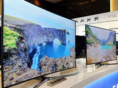 Ti vi cong đắt như ô tô: Hết thời hét giá trăm triệu