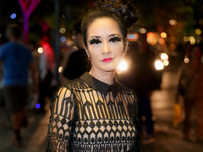 Hồng Nhung gây sốc với lối trang điểm ấn tượng