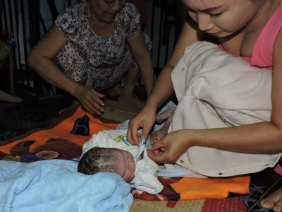 Nữ sinh 19 tuổi thừa nhận bỏ rơi con mới sinh bên vệ đường