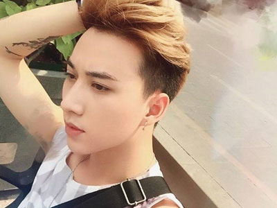 Chàng thợ cắt tóc 9x diện đồ sành điệu như fashionista