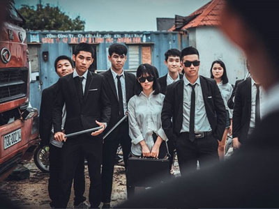 Teen Quảng Bình chụp kỷ yếu phiên bản "ông trùm"