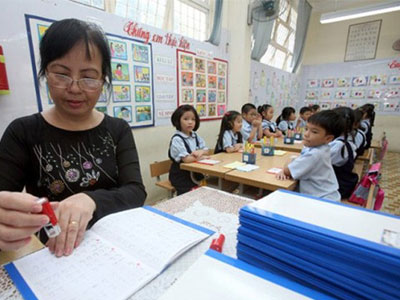 Vì Thông tư 30, giáo viên nhận xét như "chép phạt"... văn mẫu