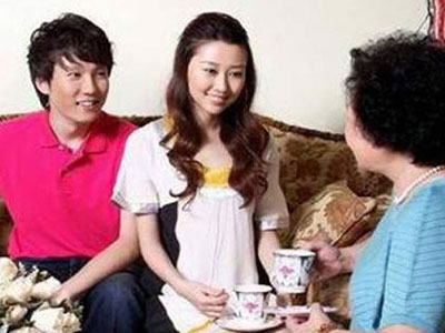 Ngày ra mắt mới biết chồng có nhà biệt thự, bố mẹ tâm lý hết mức