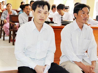 Cựu thiếu tá dùng nhục hình đi làm thuê cho quán nhậu