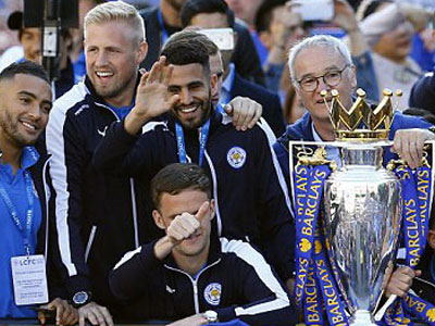 Leicester tưng bừng diễu hành mừng chức vô địch Ngoại hạng Anh