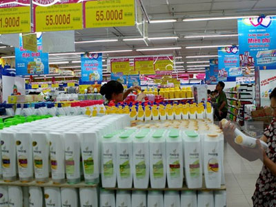 Nhiều loại dầu gội chứa chất cấm vẫn được bày bán công khai