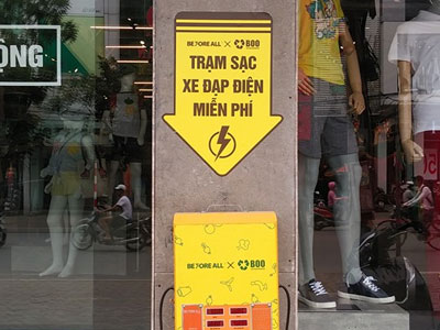Teen Hà Thành xôn xao trạm sạc xe đạp điện miễn phí đầu tiên