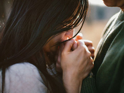 Bộ mặt thật của người vợ hiền thảo 10 năm chồng tôn sùng