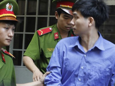 Đánh thuốc mê ông bà ngoại cướp đồ cổ gần 1,6 tỷ đồng
