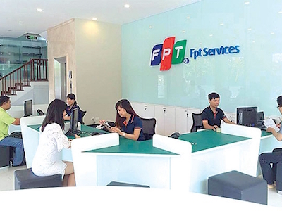 FPT bị tố đánh tráo iPhone, iPad