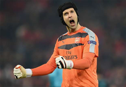 Petr Cech giành Găng vàng Ngoại hạng Anh 2015-2016