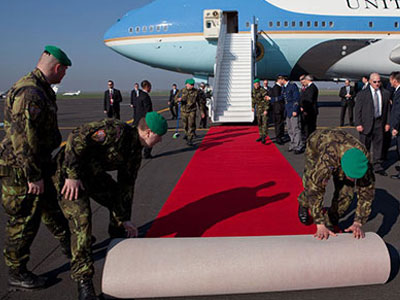 Air Force One chở Tổng thống Obama được miễn kiểm tra an ninh