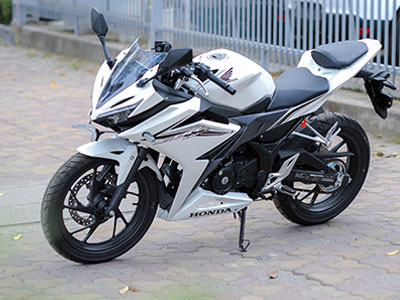 Honda CBR150R 2016 đầu tiên về Hà Nội giá trên 100 triệu