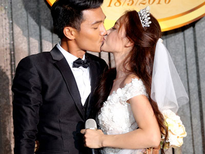 Quang Tuấn - Linh Phi say đắm trong tiệc cưới