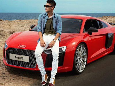 Công Vinh khoe dáng với Audi R8 Coupé hàng độc